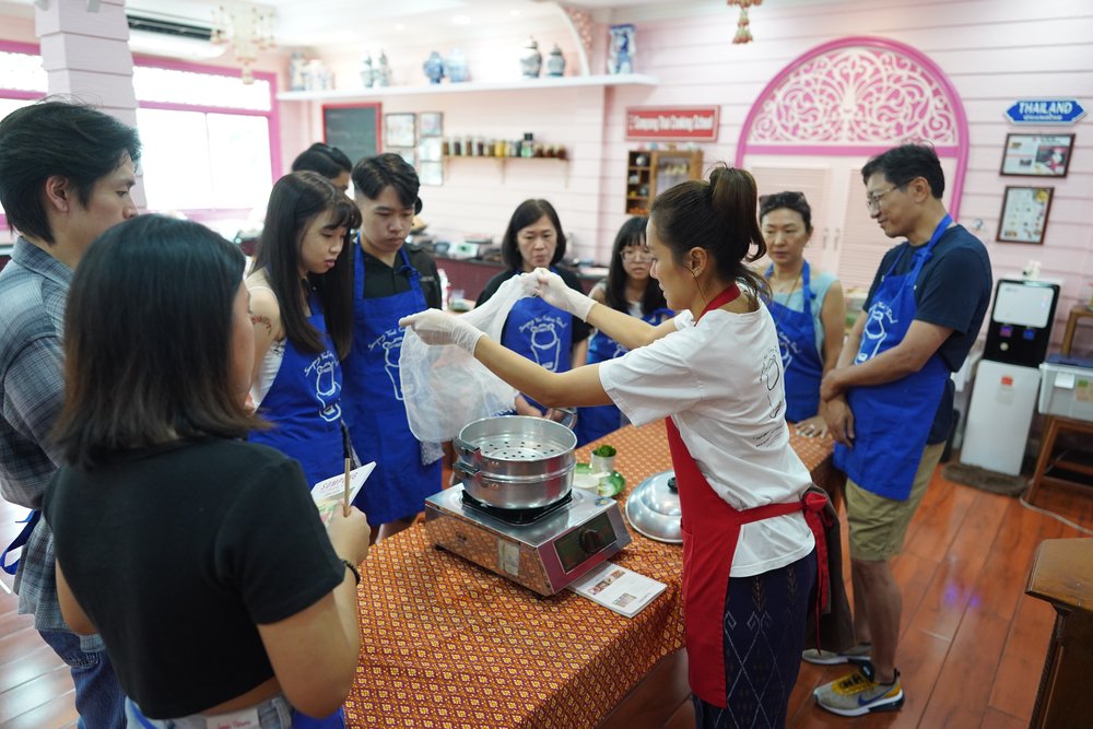People watching the chef's demo