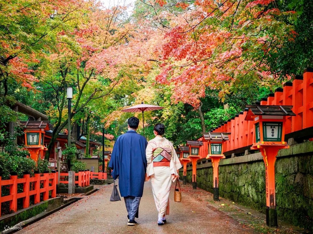 kimono rental japan in autumn