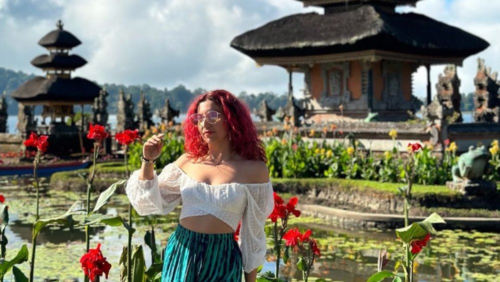 Discovering the ancient temples in Bali. Image credit to @drewwayfarer on Instagram