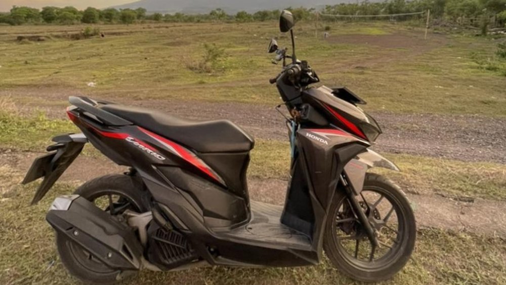 Scooting in Bali is safe, just like riding at home! Image credit to Klook