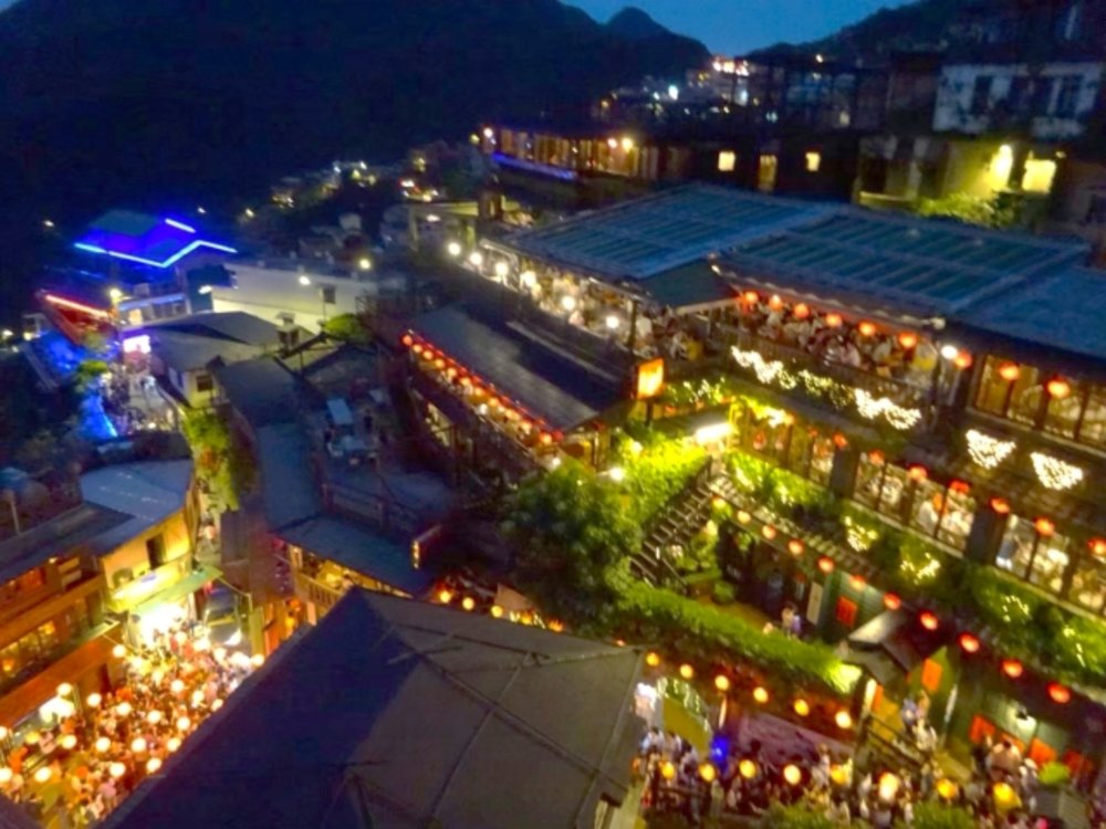 九份 夕方の老街