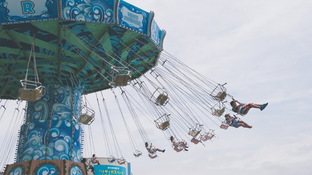 Get some thrills at Kawaguchiko. Credits to Priscilla De Preez on Unsplash