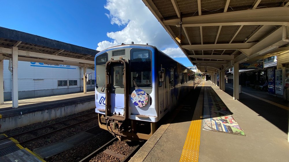 Take the scenic route to Osaka with JR Kyoto Line's Special Rapid Service  Credits: Matt Ketchum on Unsplash