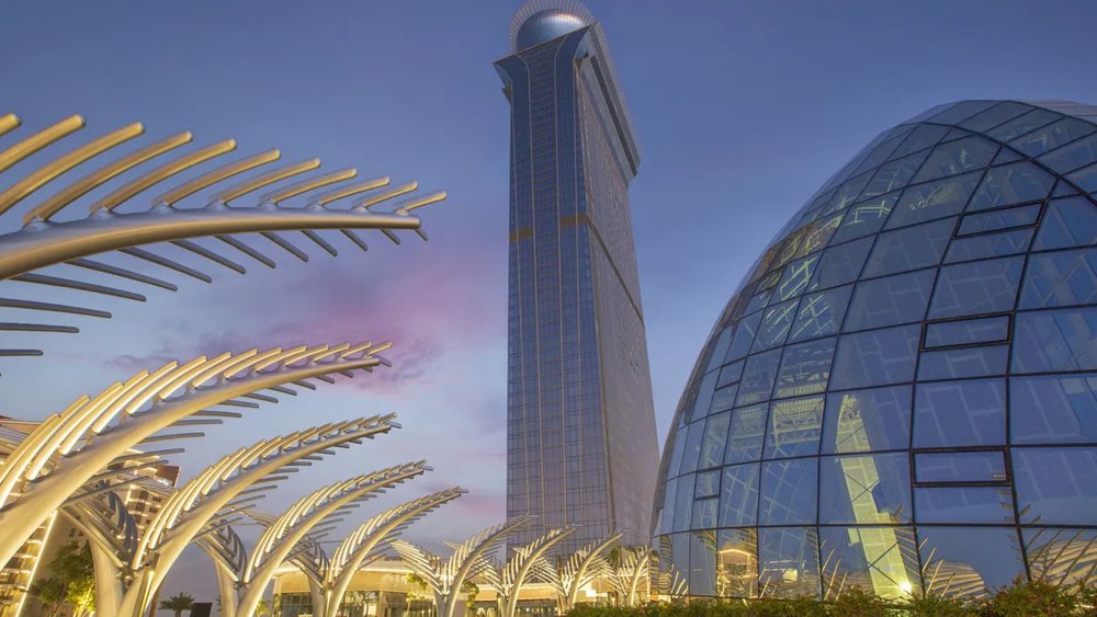 Dubai Beach + Nightlife