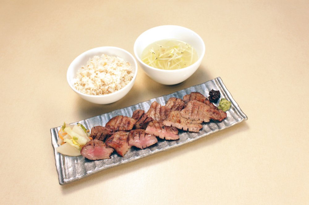 仙台機場牛舌餐廳陣中