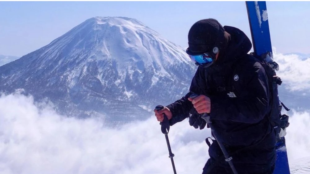 You can’t miss these stunning views at Mt. Niseko Annupuri Peak. Image credit @ko.za.wa on Instagram