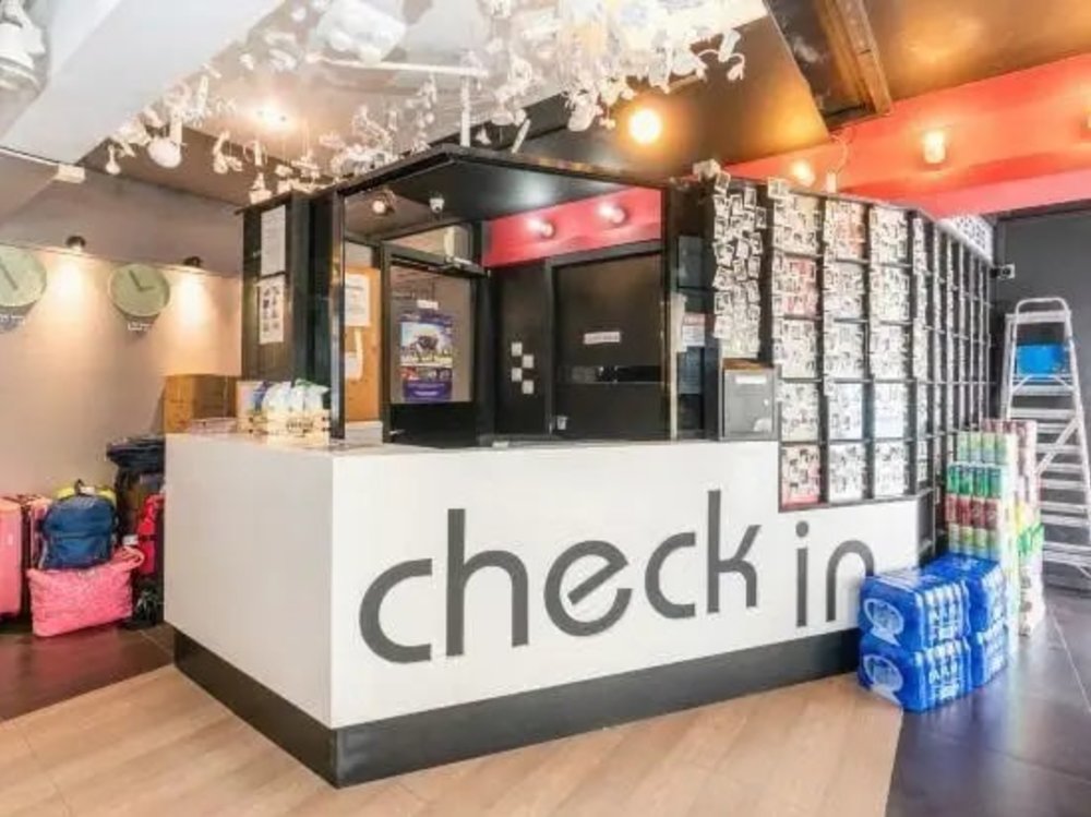 Campbell Inn Check in counter