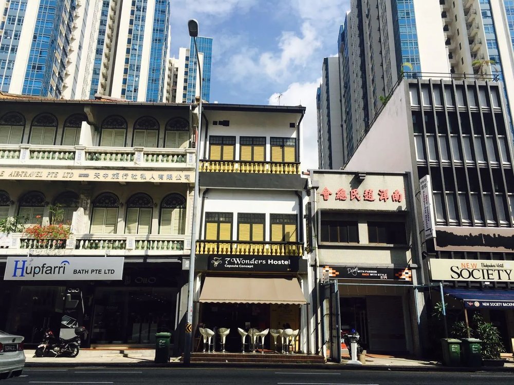 7 Wonders Hostel facade