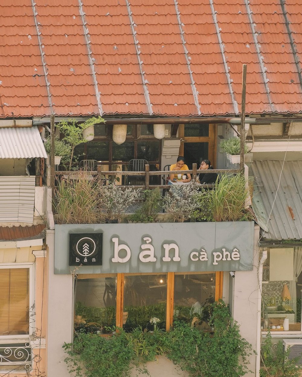 Bản Cà Phê Sài Gòn - Không Gian Hoài Cổ Của Thập Niên 90