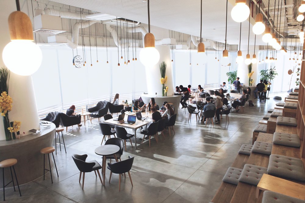 Blank Bitexco - Quán Café Lý Tưởng Cho Nhóm Bạn Hoặc Gia Đình