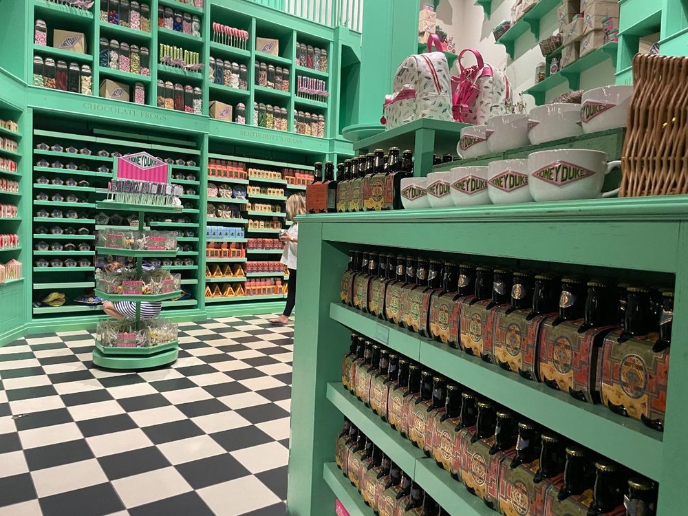 warner bros. harry potter london honey dukes