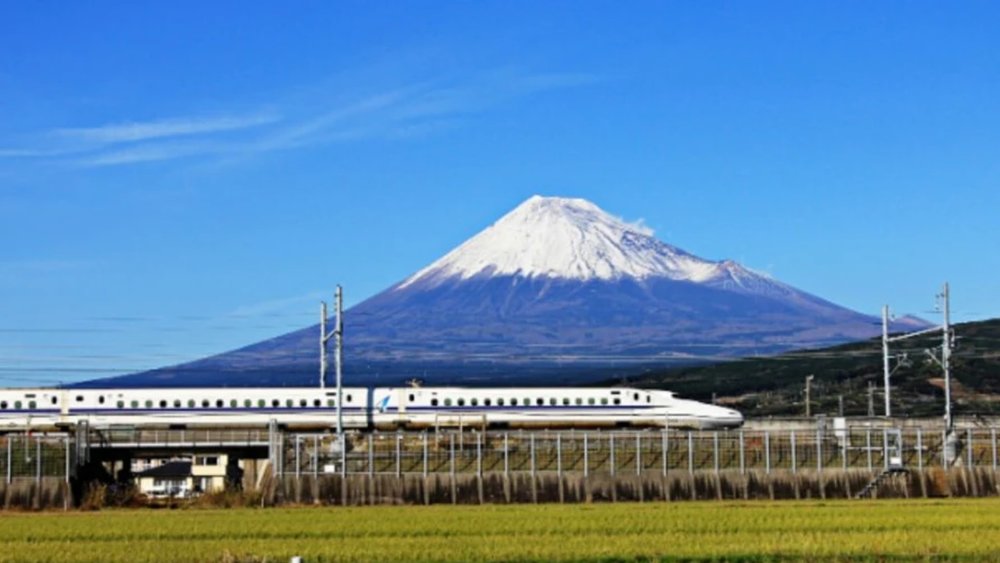 Have you ever take a bullet train to Mount Fuji? Image credits to Klook