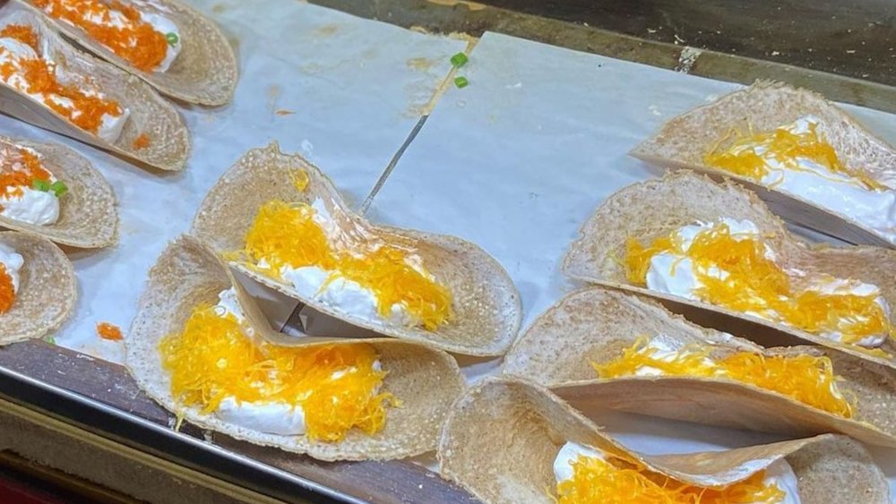 Try this sweet delicacy reminiscent of a taco. Credits to @adventureswithjaenssons on Instagram