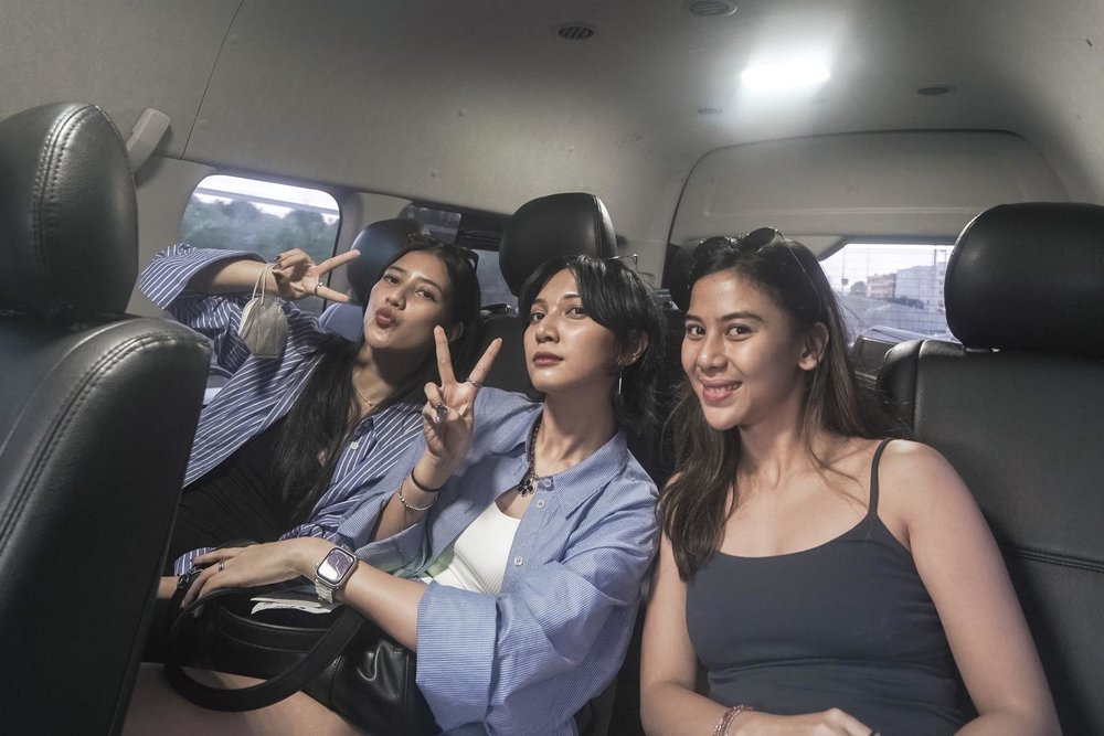 Haneda Private Airport Transfer - Sheila Dara, Adinda Thomas, Fita Anggriani