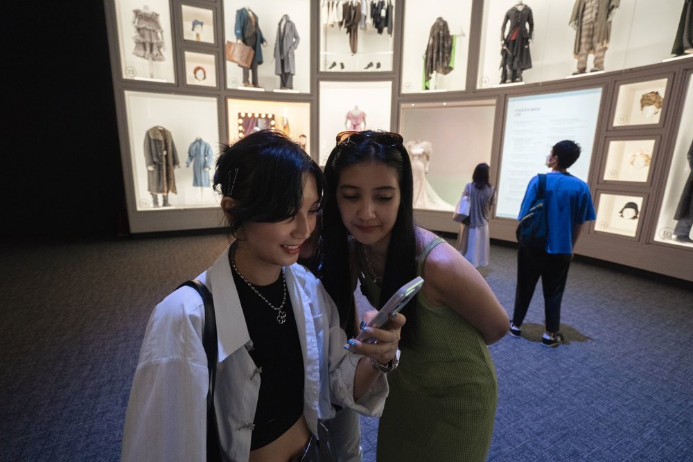 Warner Bros Studio Tour Tokyo The Making of Harry Potter - Sheila Dara, Fita Anggriani, Adinda Thomas 5