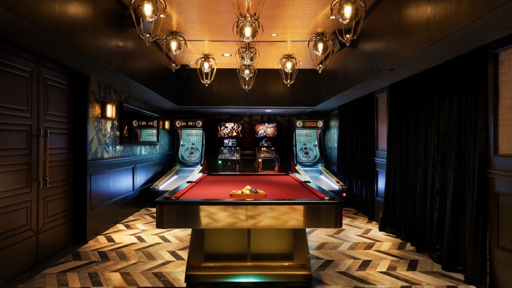 Unwind in style AVENUE Lounge, where sophistication meets fun  Credits: Marina Bay Sands