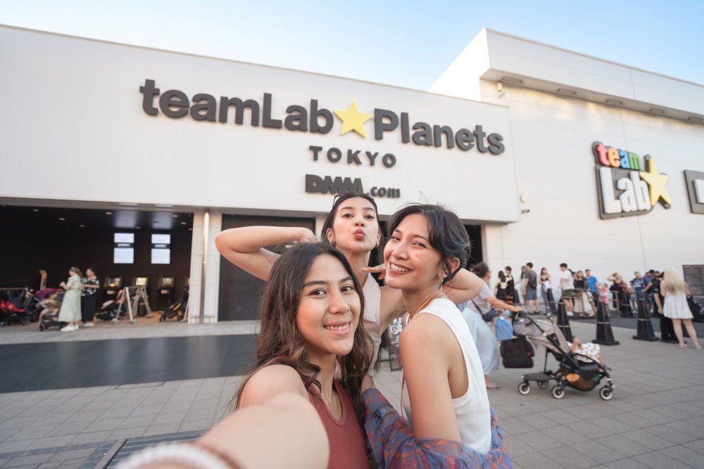 teamLab Planets Tokyo - Fita Anggriani, Sheila Dara, Adinda Thomas