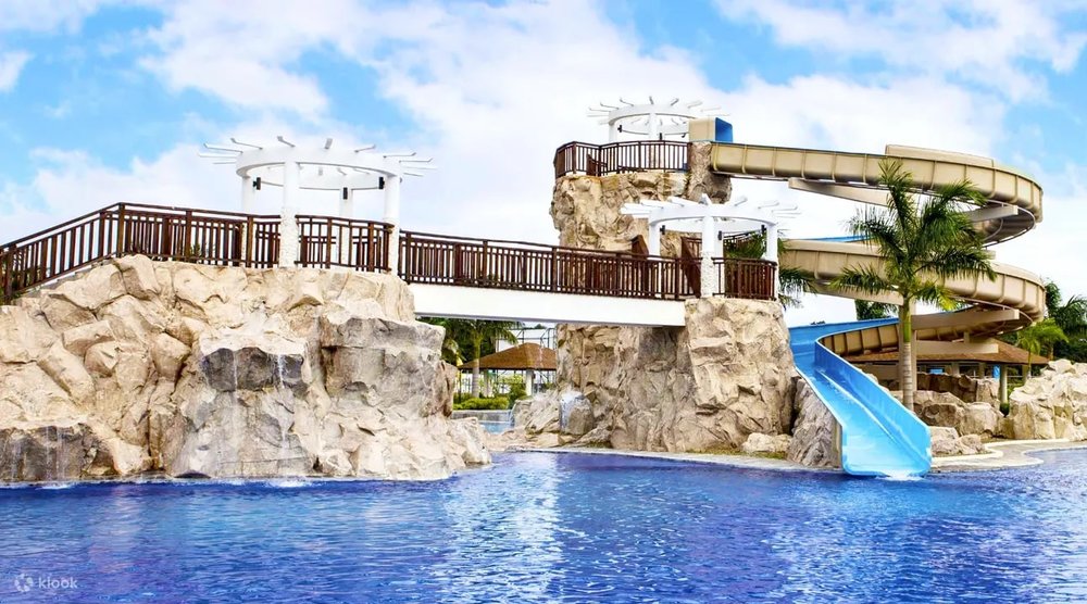 3-storey high giant slide