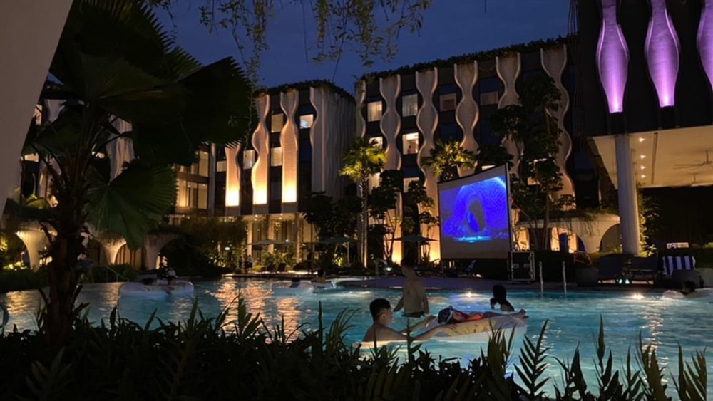 Pool + movie night? Image credits to Cassie