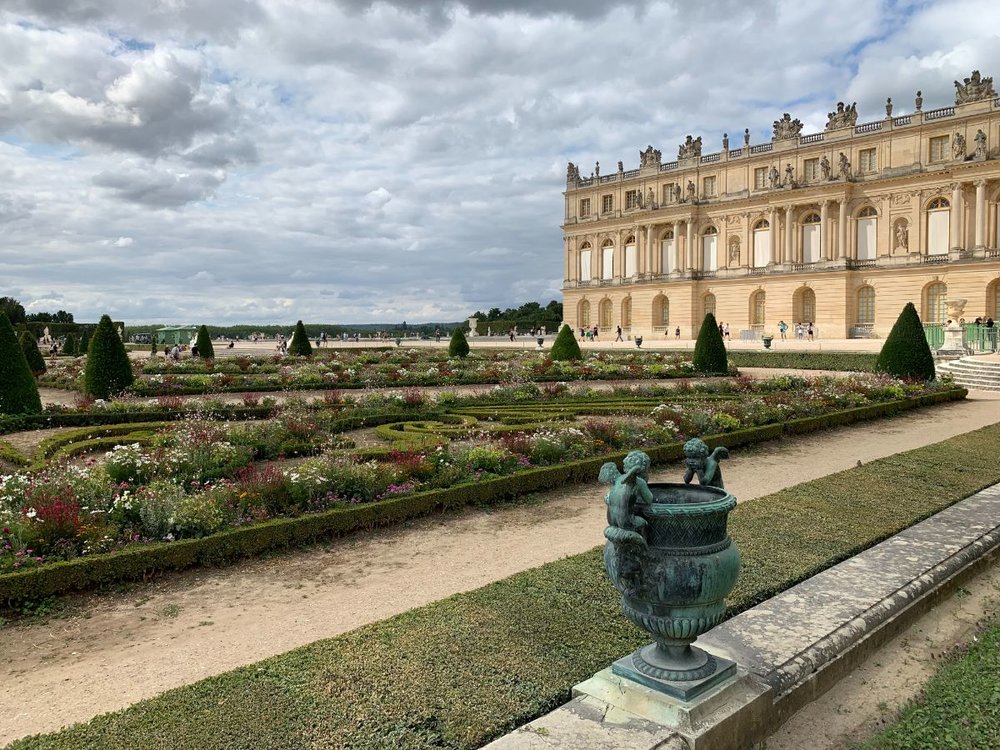 ヴェルサイユ宮殿　庭園（天使の彫刻）