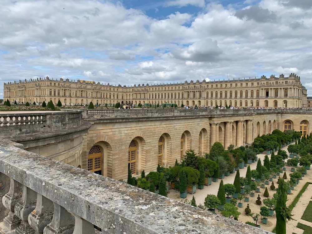 ヴェルサイユ宮殿　手摺りからの景色