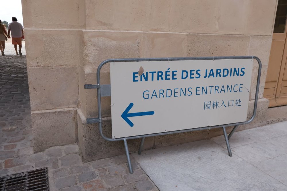 ヴェルサイユ宮殿　案内板（入口）