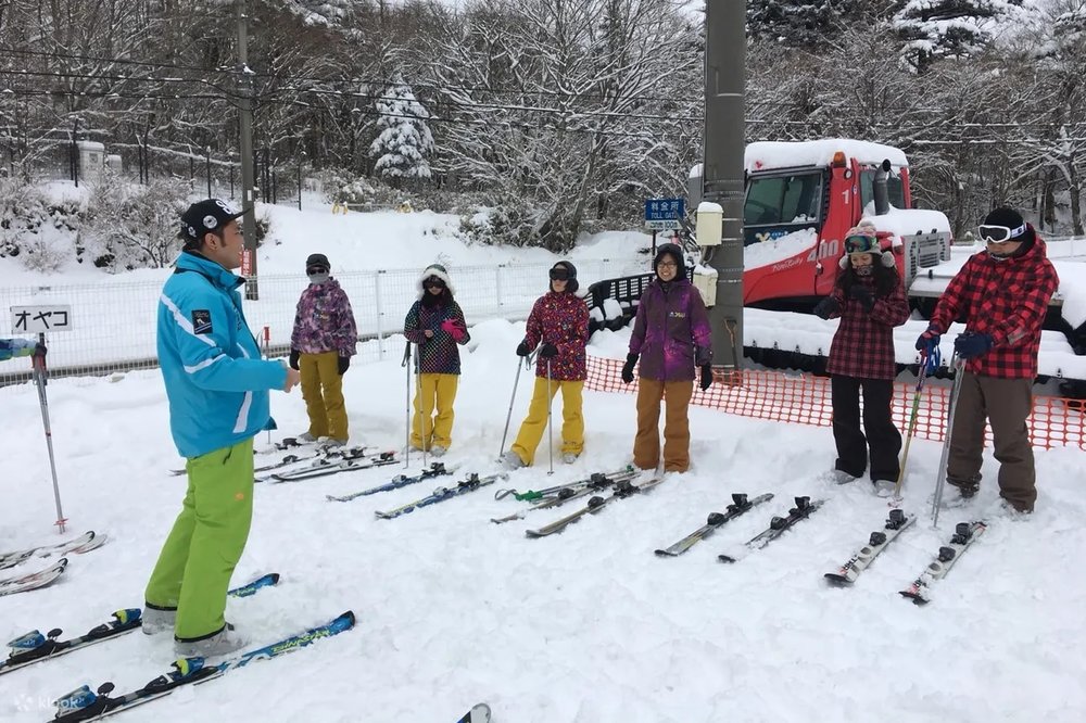 Ski lesson in Mt. Fuji