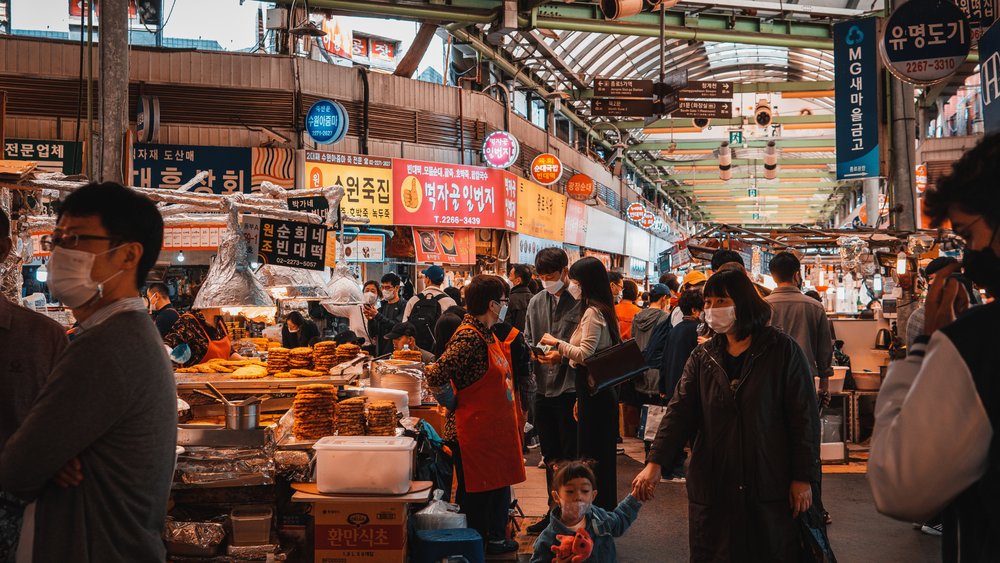 Gwangjang Market, Royal Palace, and Naksan Park