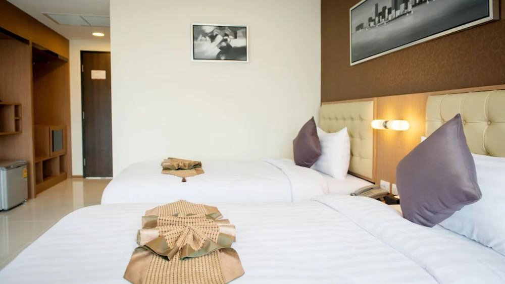 4. Picnic Hotel Bangkok