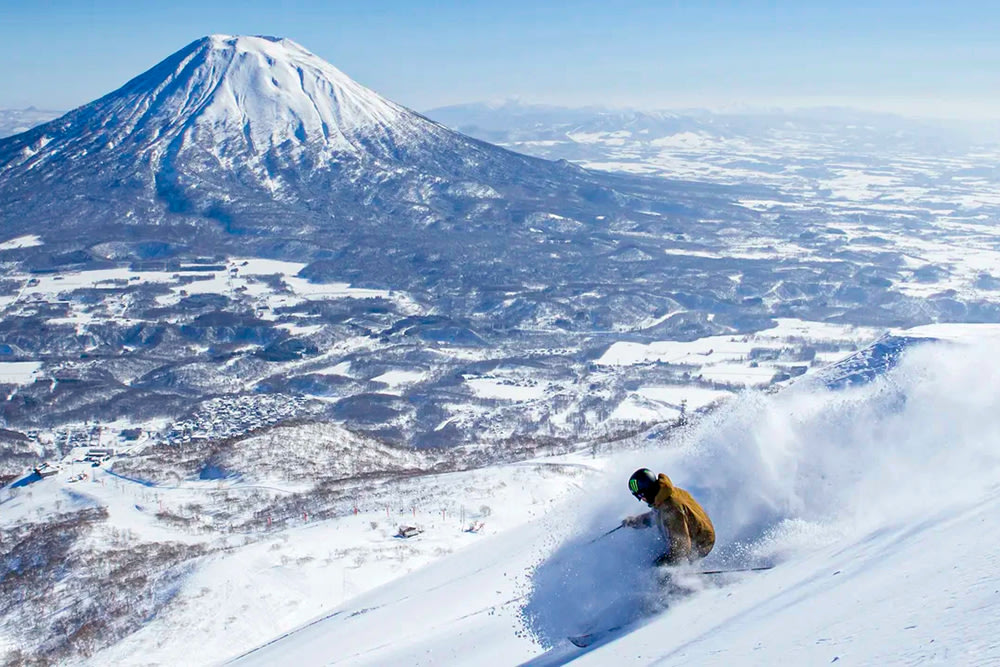 Niseko Skiing