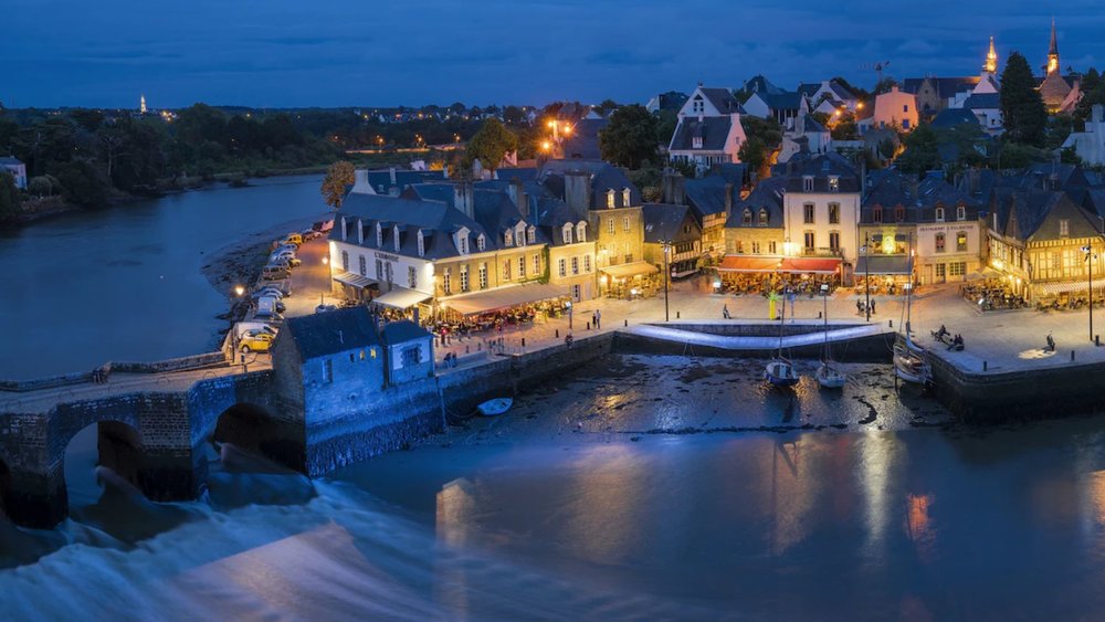 Hotel Stay = 35-70 USD per night