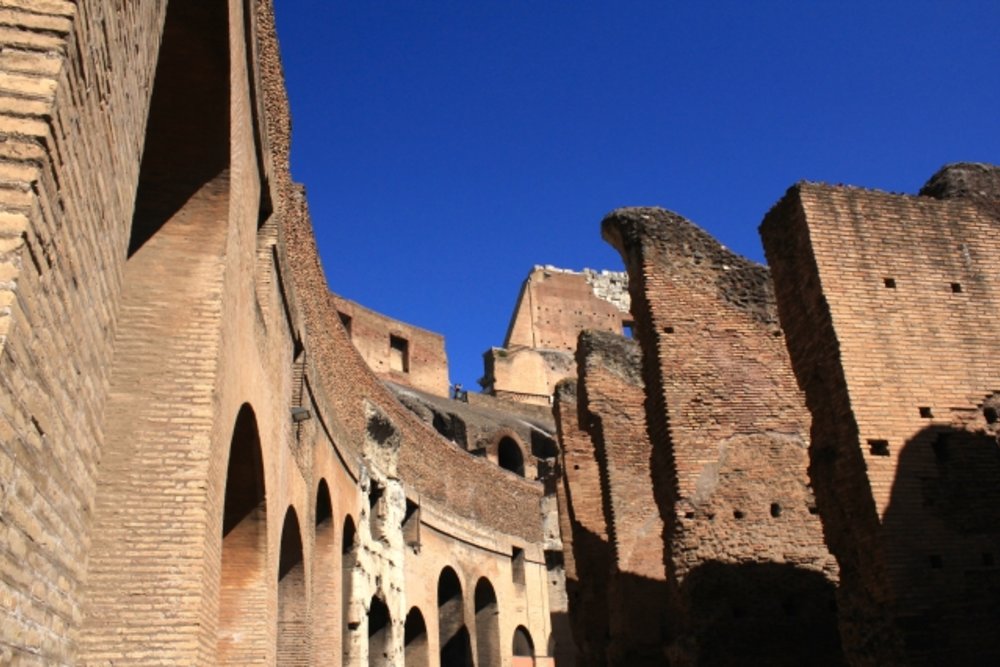 ローマ コロッセオ 現存する観客席