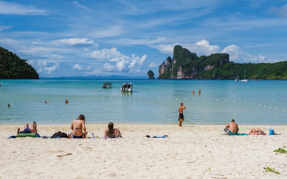 Khám Phá Bãi Biển Tong Lang