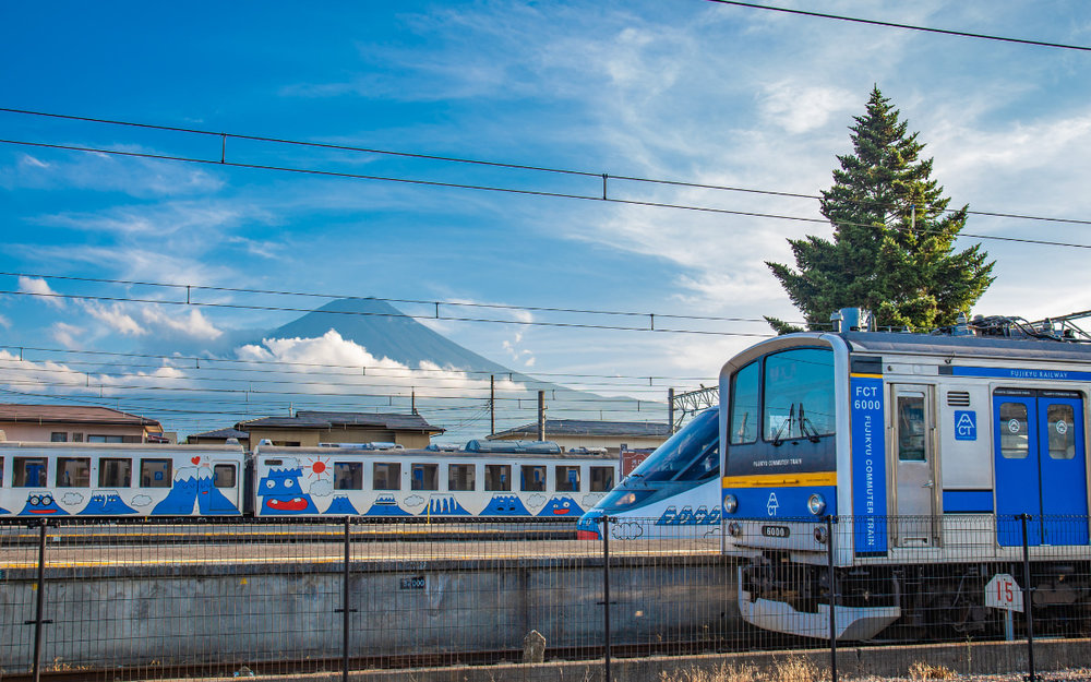 tau-toc-hanh-di-nui-phu-si