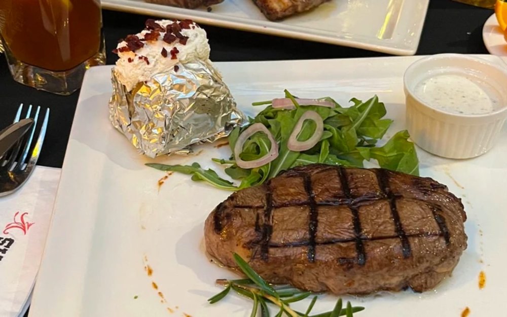 Nhà Hàng Bít Tết Pampas Sky