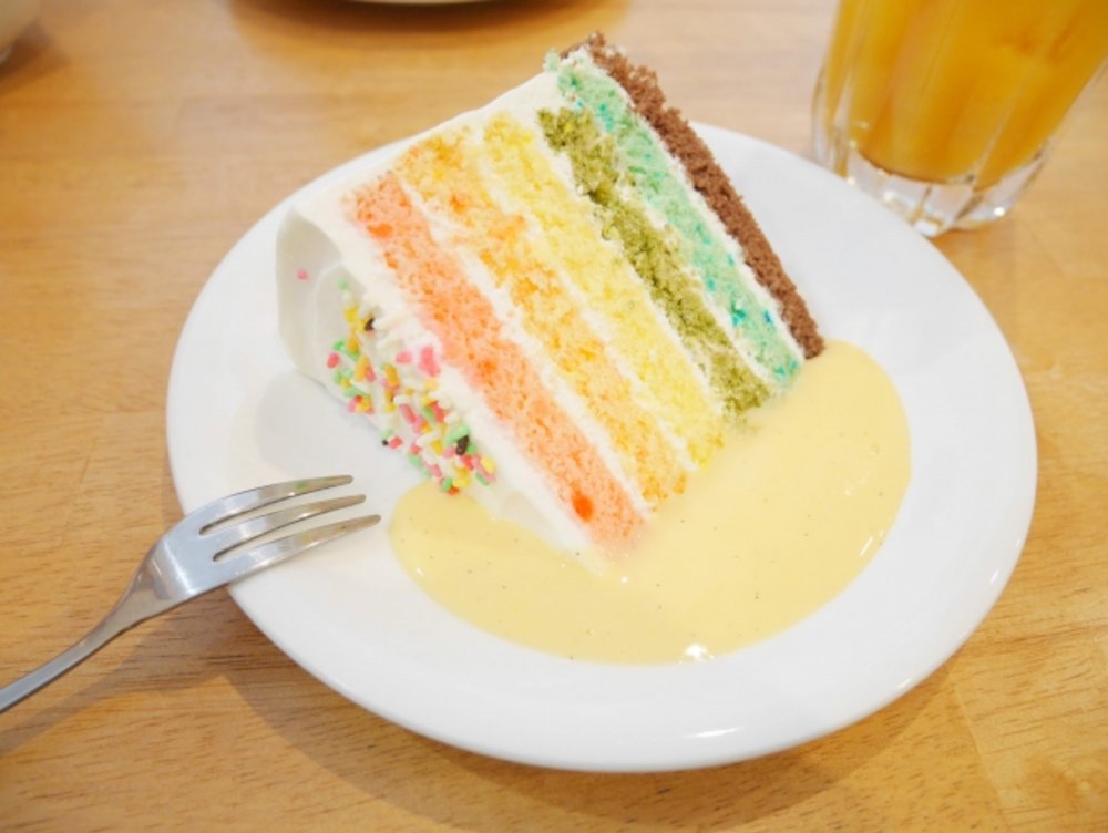韓国 スイーツ レインボーケーキ