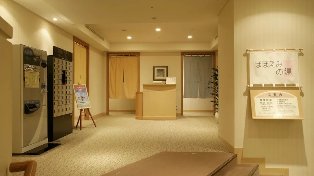 A hotel to veg out near Tokyo Disney that doesn't cost big bikkies: Hotel Emion!  Credits: Klook