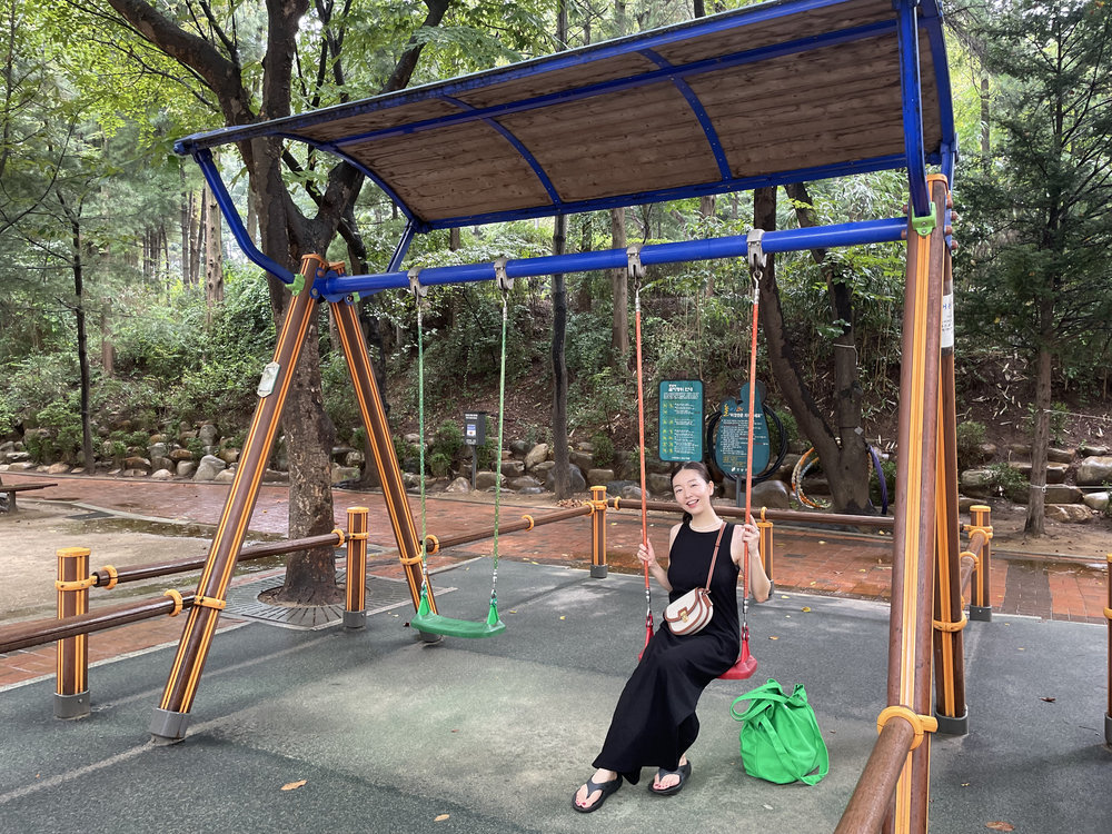 韓国　鶴洞公園のブランコ（BTSの聖地）