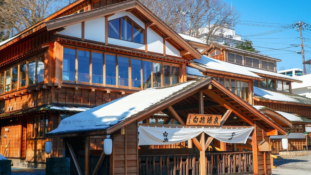 Get cosy at Manza Onsen as you soak in the hot waters. Credits: Susann Schuster on Unsplash