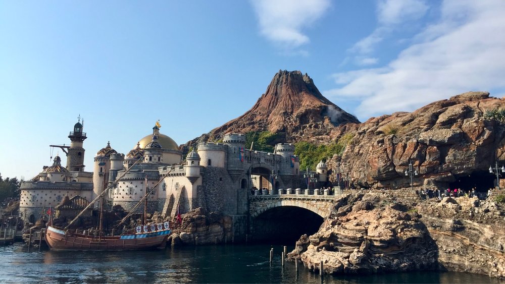 Mickey takes you on a beautiful coastal adventure a train ride away!  Credits: @sarahcastaneda on Unsplash