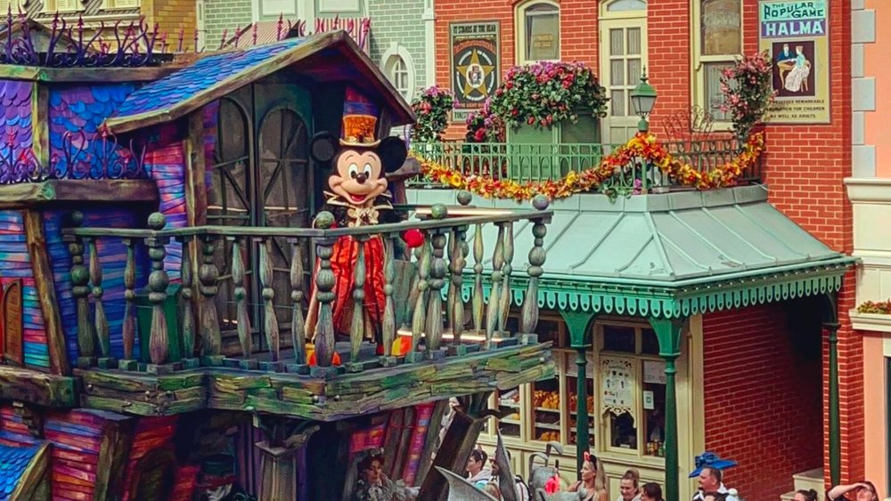 Disneyland Paris is going all out with spooky performances, decorations, and more!  Credits: @disneybydd on Instagram