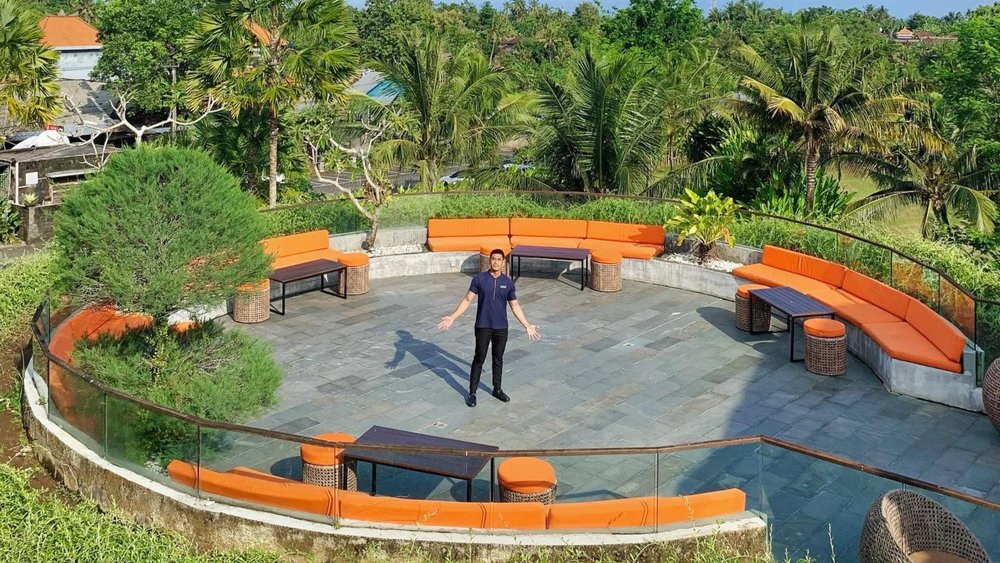 Nestle yourself in lush greenery at Naga Rooftop's lounge area. Credits to @gung_danang on Instagram