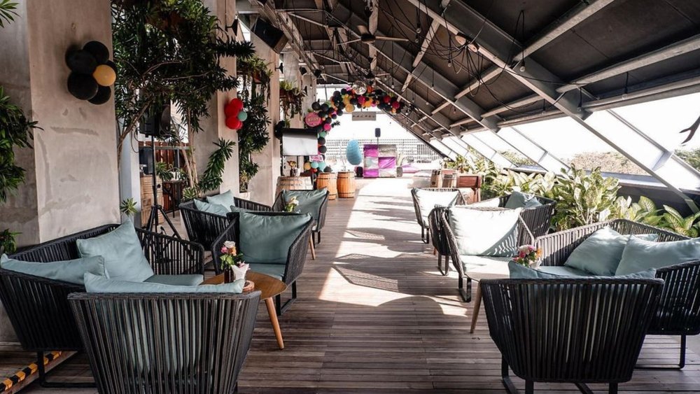 Have an unforgettable night with friends at BART. Credits to @bart_sanur on Instagram