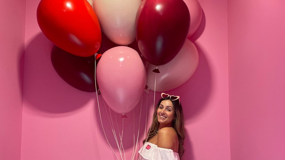 Not gonna lie, the pink and red balloons really pop my picture! Image credits to Bridie