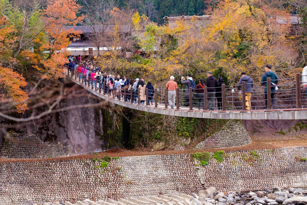 Deai-bashi Bridge in Shirakawa-go