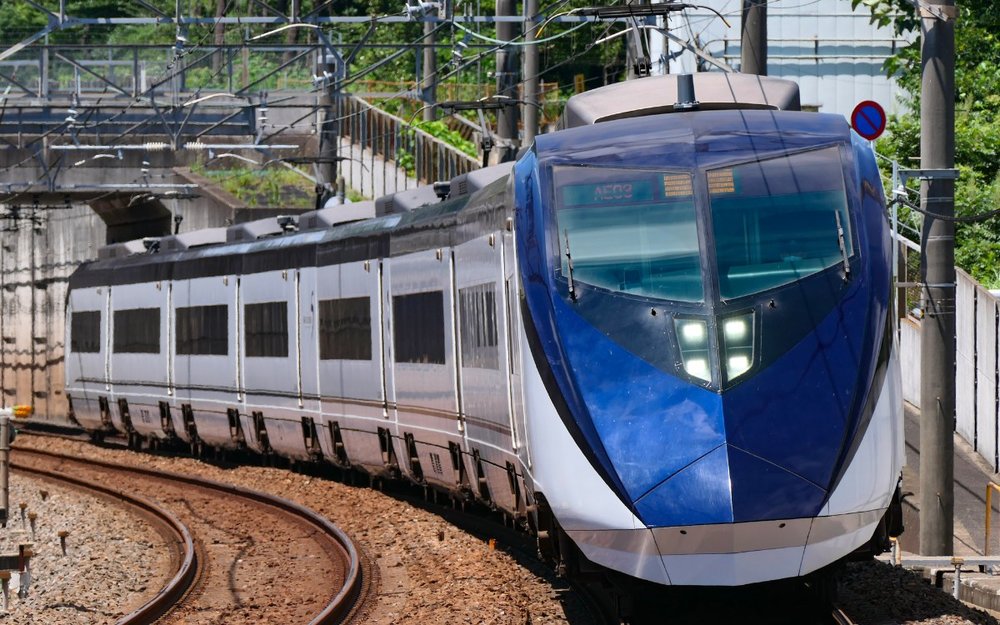 Di Chuyển Bằng Tàu Địa Phương