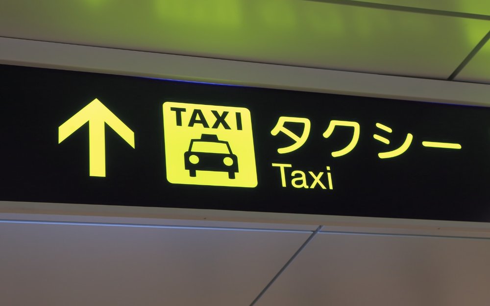 Di Chuyển Bằng Xe Taxi