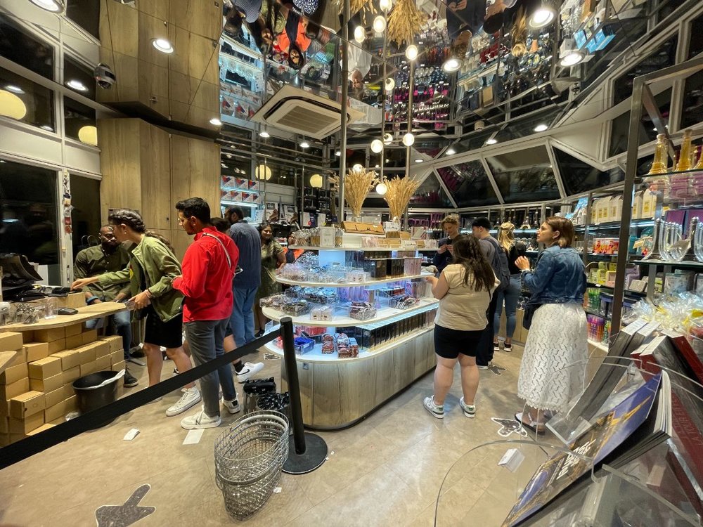 エッフェル塔ツアー　ショップ店内