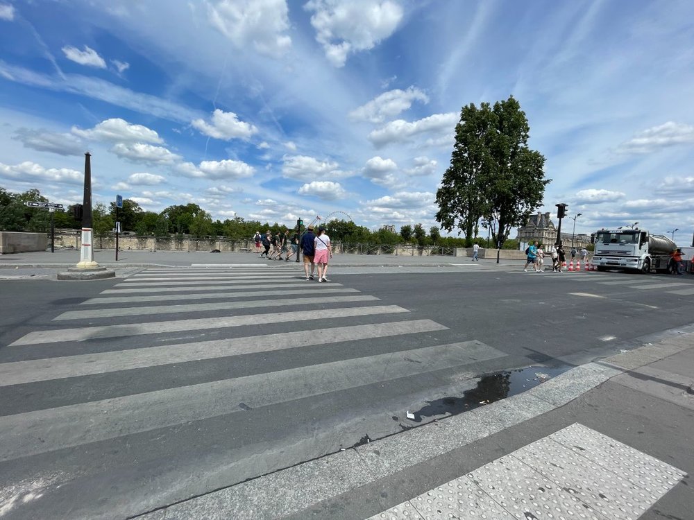 セーヌ川クルーズ 横断歩道