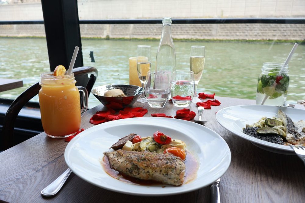 セーヌ川クルーズ レストランの料理③